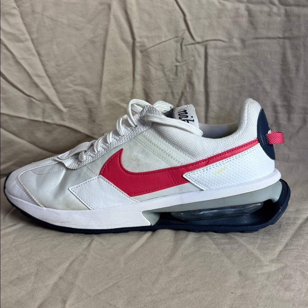 Nike women’s air max pre day sneaker tennis running shoe size 9.5.